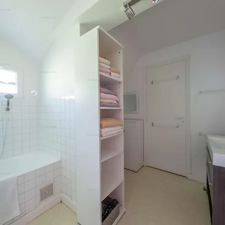 Savoielac - D'annecy - - Bord De : Poisson Rouge Villa Sévrier