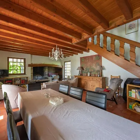 Savoielac - D'annecy - - Bord De : Poisson Rouge Βίλα